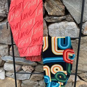 Pair of LuLaRoe OS Leggings (2)